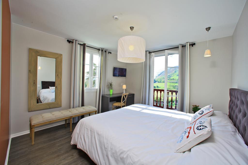 Hotel Agian Itxassou Ngoại thất bức ảnh